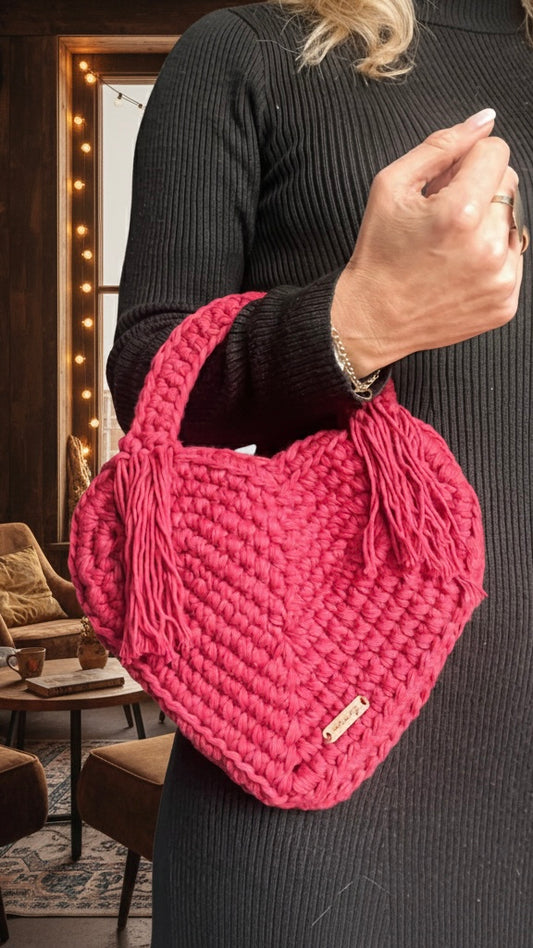 CORE BAG, borsa cuore in cotone all’uncinetto