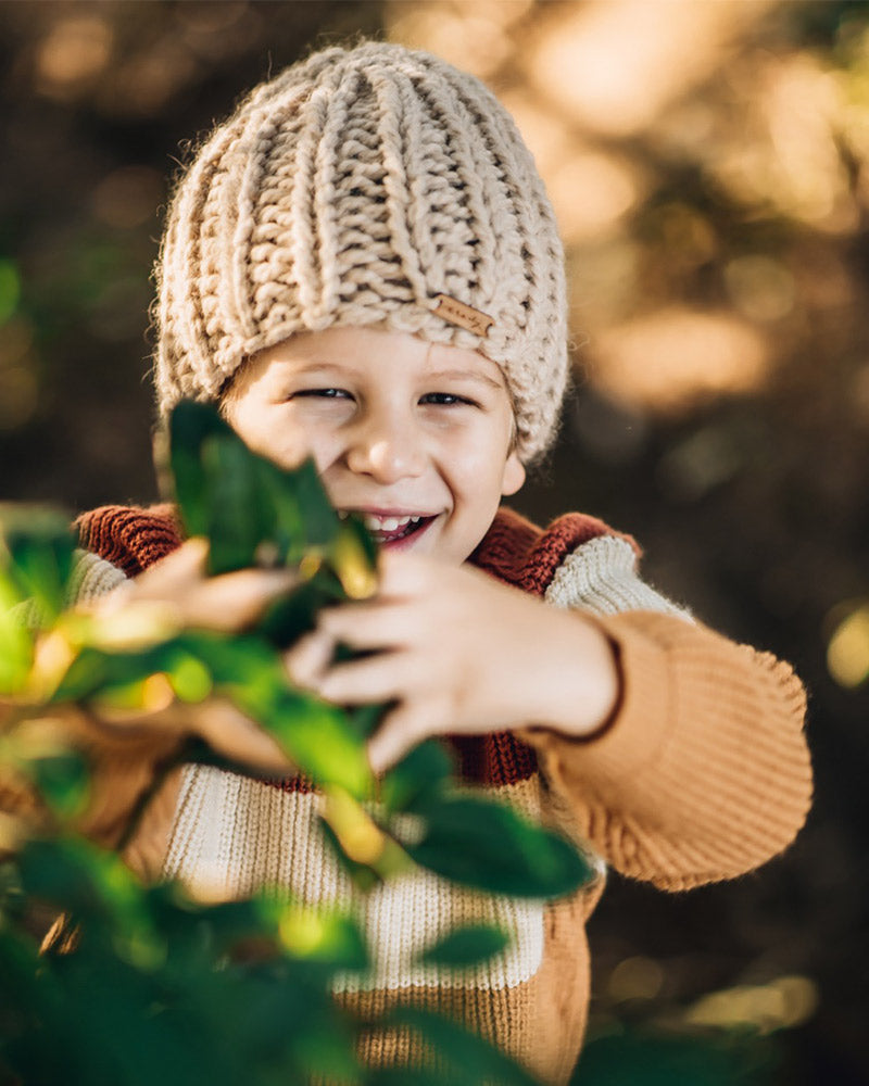 Cappellino ai ferri per bambini in lana e alpaca